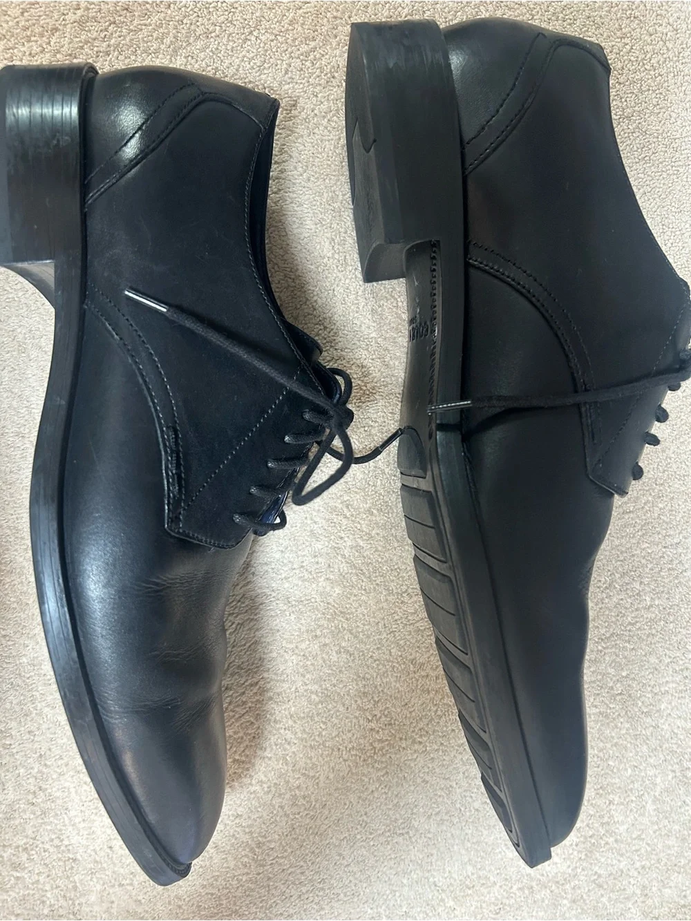 COLE HAAN HAWTHORNE smooth black leather  mens oxfords EUC size 10M little wear